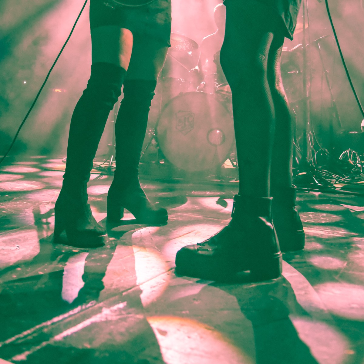 [Photos] Two Door Cinema Club +&nbsp;Overcoats